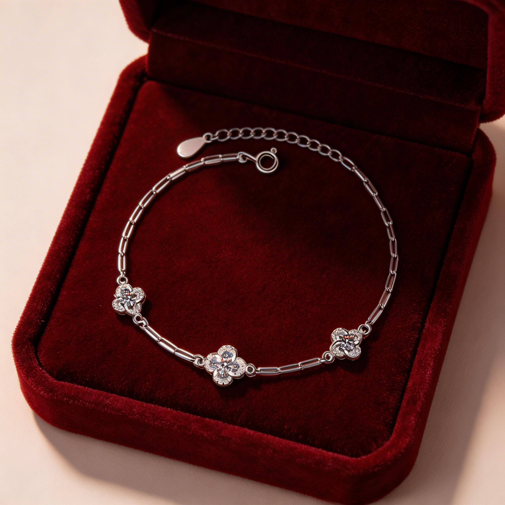 Clover Charm Sparkle Bracelet